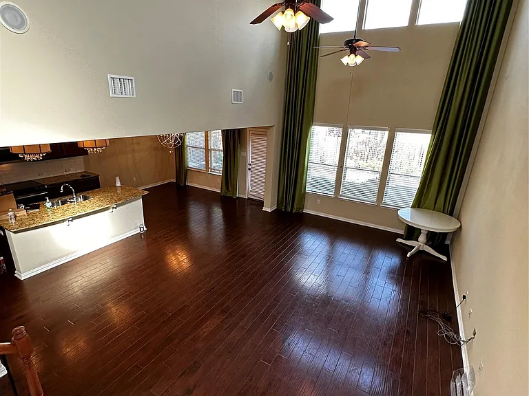 16105 Travesia Way — Photo 4