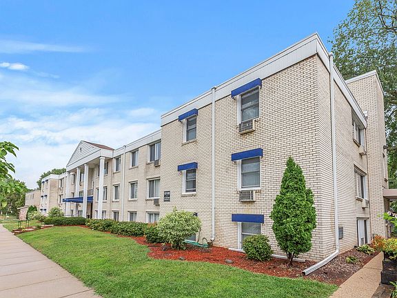 4th image of 2400 Harriet Ave #311