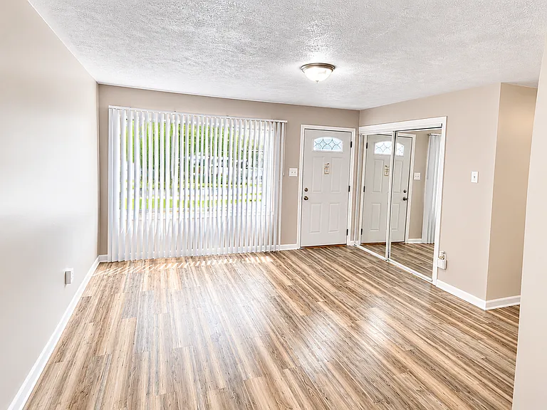 2818 Marshalltown Dr — Photo 8