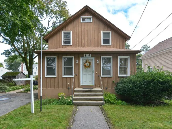 19 Howland St, Seekonk, MA 02771