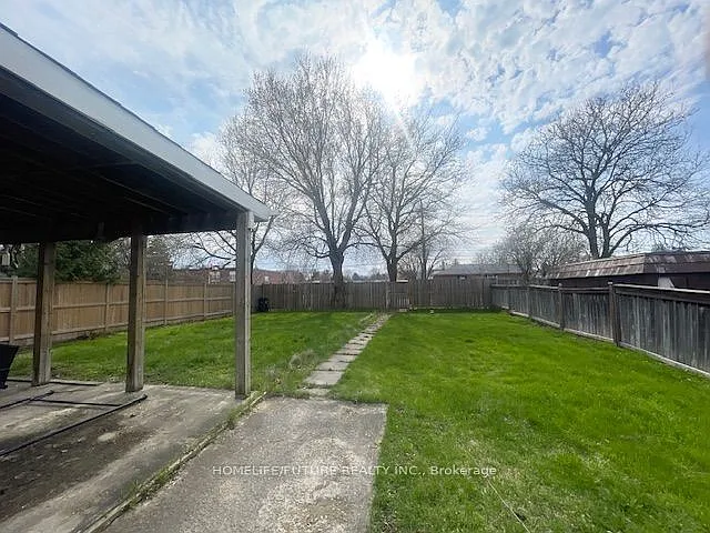 18 Albacore Cres #MAIN — Photo 3