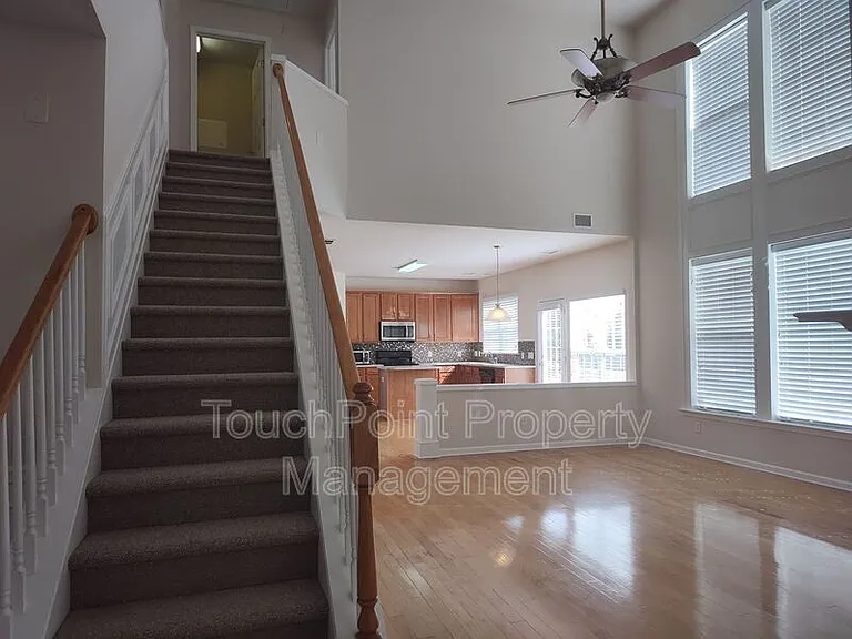 10804 Fountaingrove Dr — Photo 13