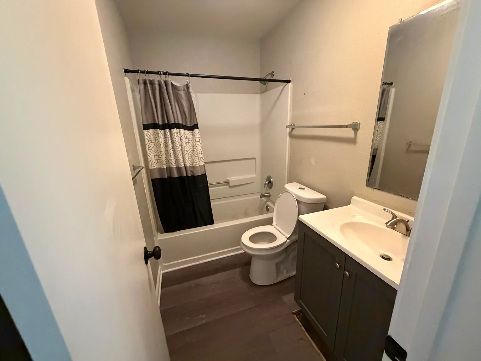 4 bed, 1200 sqft, $1,600 — Photo 4