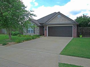 1265 Humphrey St, Pea Ridge, AR 72751