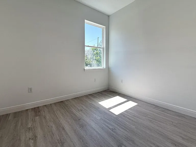 6575 N Grayton Ter — Photo 17