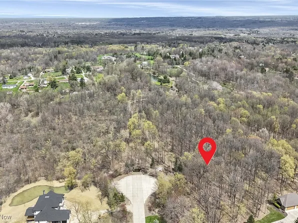 997 Arborcrest Dr, Hinckley, OH 44233