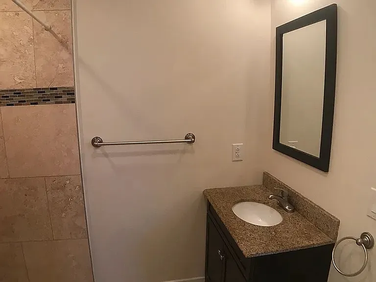 2631 W Girard Ave — Photo 21