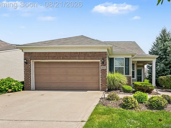 9407 Sand Hill Dr, Grand Blanc, MI 48439