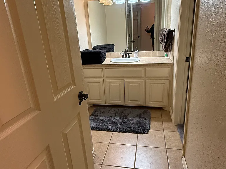 1608 Red Bud Ln — Photo 20