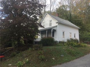 77 Cranska Rd, Moosup, CT 06354