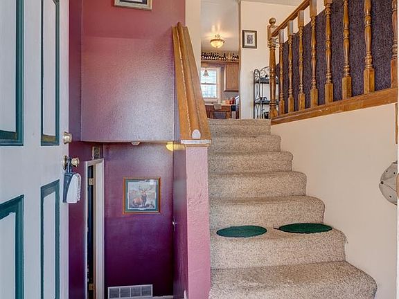 3rd image of 1001 Carver Dr