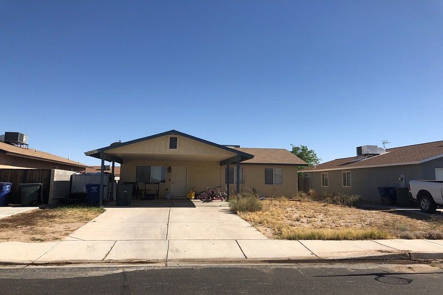 1st image of 8813 E 38th Pl