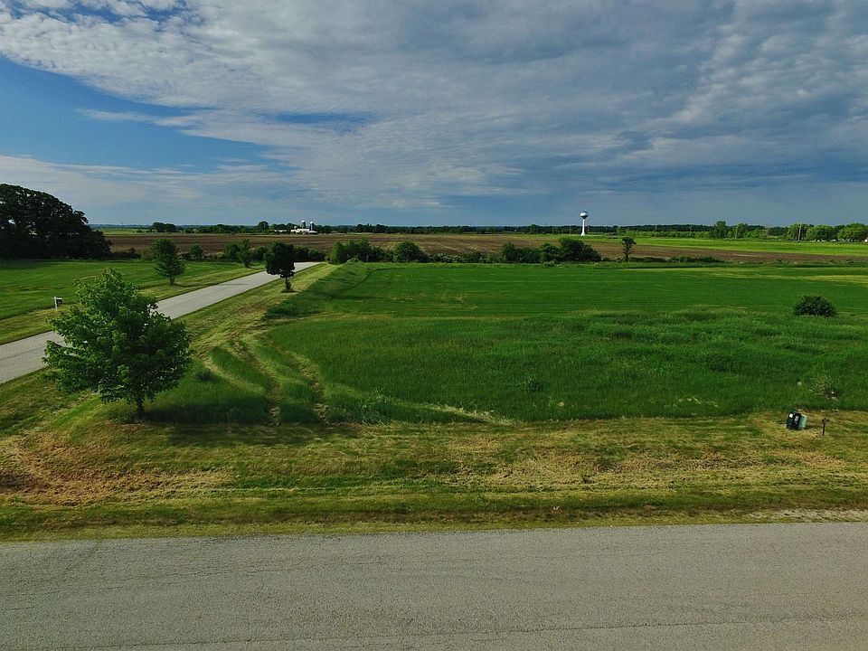 1st image of Waterway Dr #1