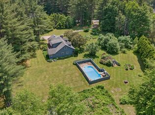 247 Meadowcrest Dr, North Clarendon, VT 05759