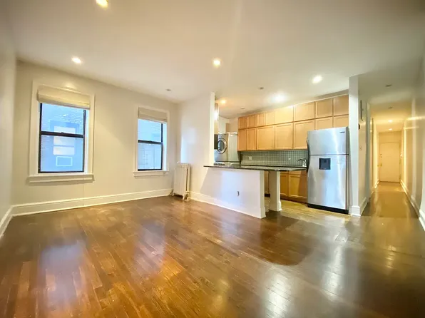 160 Claremont Avenue image 1 of 12