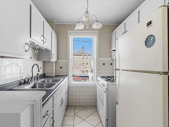 5th image of 430 William St #1W