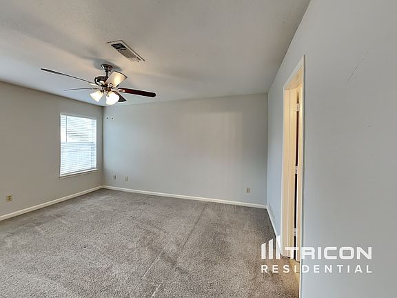 5th image of 215 Moss Hill Dr