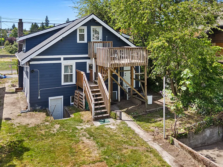 4716 7th Ave NE #B — Photo 3