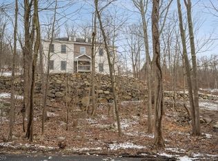 90 Ricker Dr, Ringwood, NJ 07456