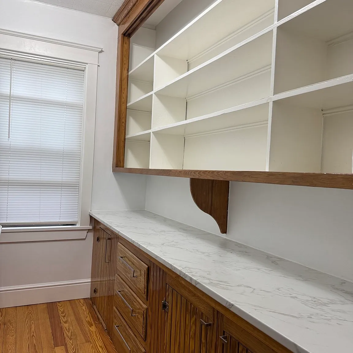 3 bed, 1.0 bath, 1200 sqft, $1,700 — Photo 3
