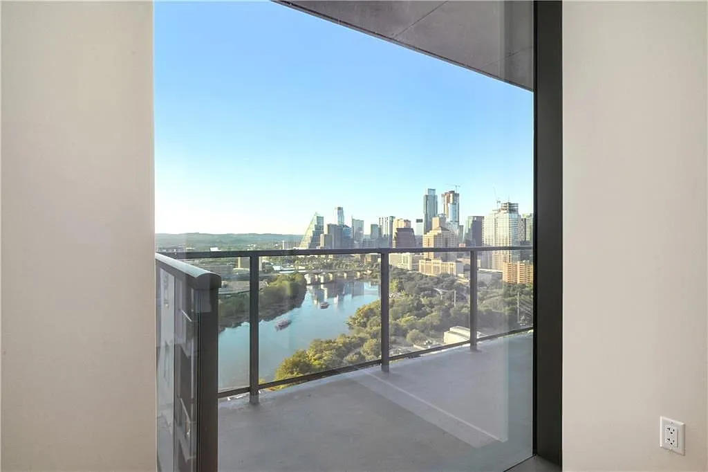 1 bed, 1.0 bath, 615 sqft, $3,500 — Photo 3