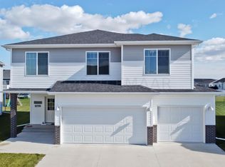 5778 62nd St S, Fargo, ND 58104