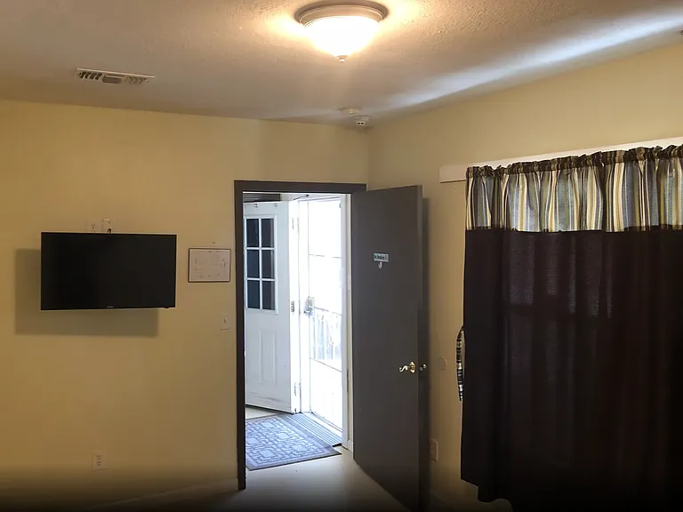2522 Holly Hill Dr — Photo 16