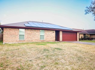 2230 Friar Tuck Ln, Groves, TX 77619