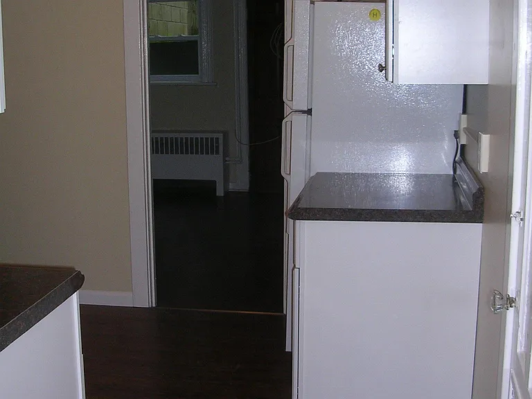 366 Madison Ave #BASEMENT — Photo 2