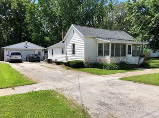 611 S Main St, Sullivan, IL 61951