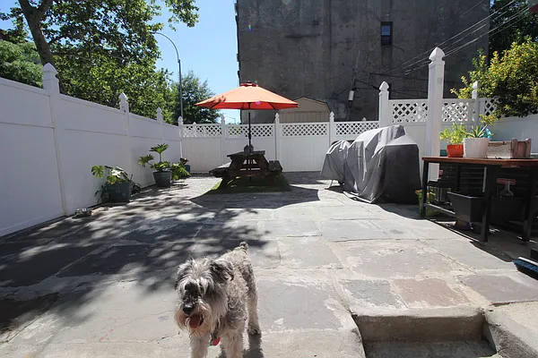 Rented by Nooklyn NYC LLC | media 25