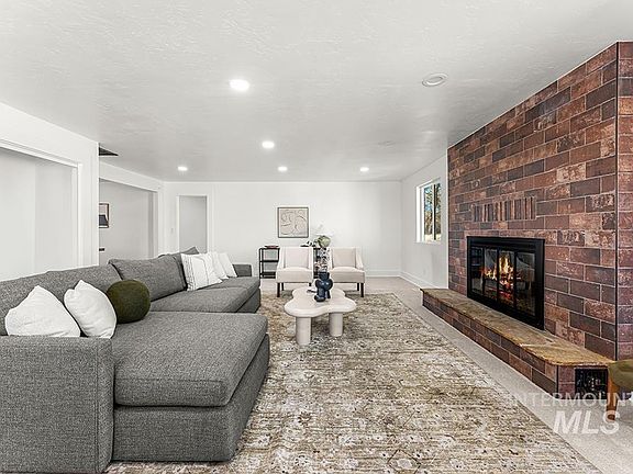 5th image of 29862 Emmett Rd