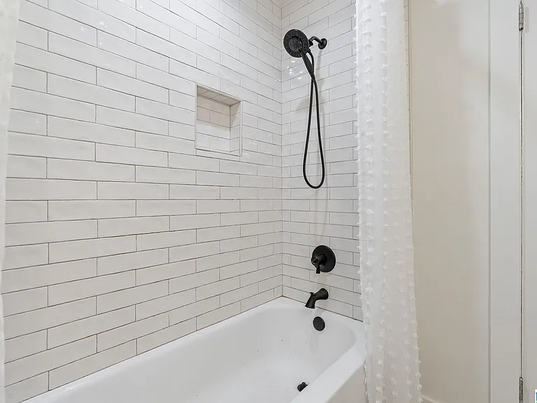 601 Grove St — Photo 18