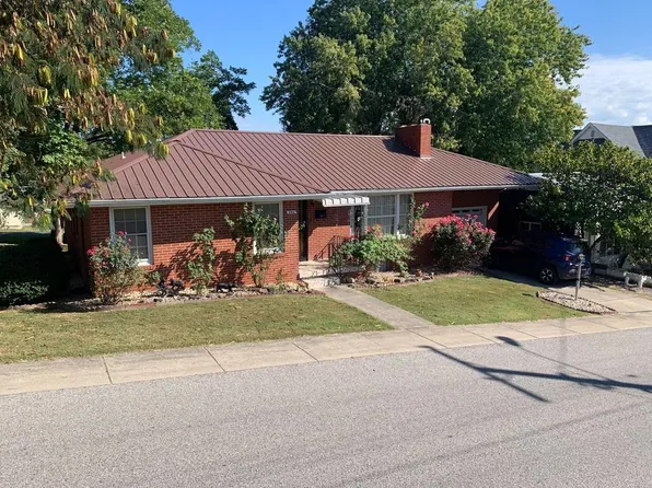 204 W 2nd St, Grayson, KY 41143