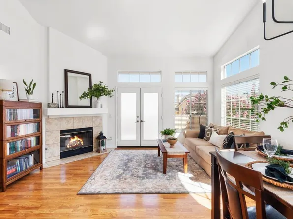 11221 Provencal Pl, San Diego, CA 92128