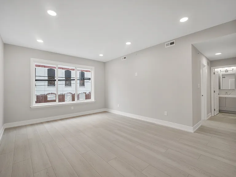 1111 S 24th St #401 — Photo 6