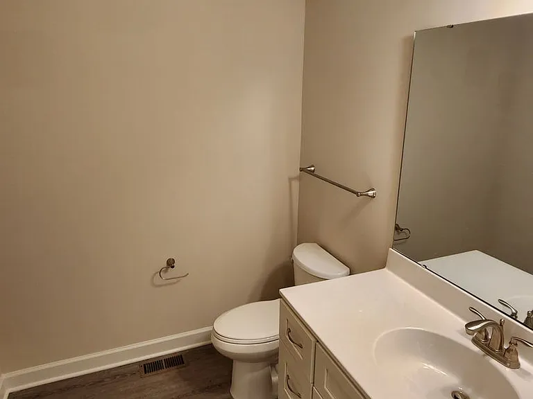 5598 Lockridge Rd — Photo 7