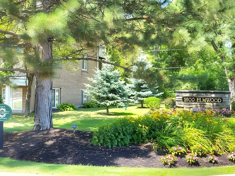 1600 Elmwood — Photo 20