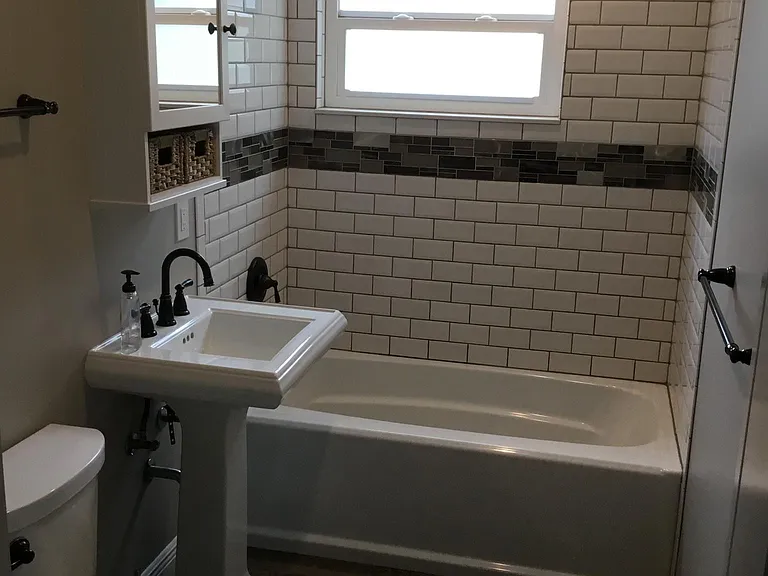 912 SE Dolphin Dr — Photo 5
