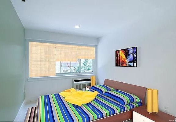 2nd image of 207 W 115th St APT 20