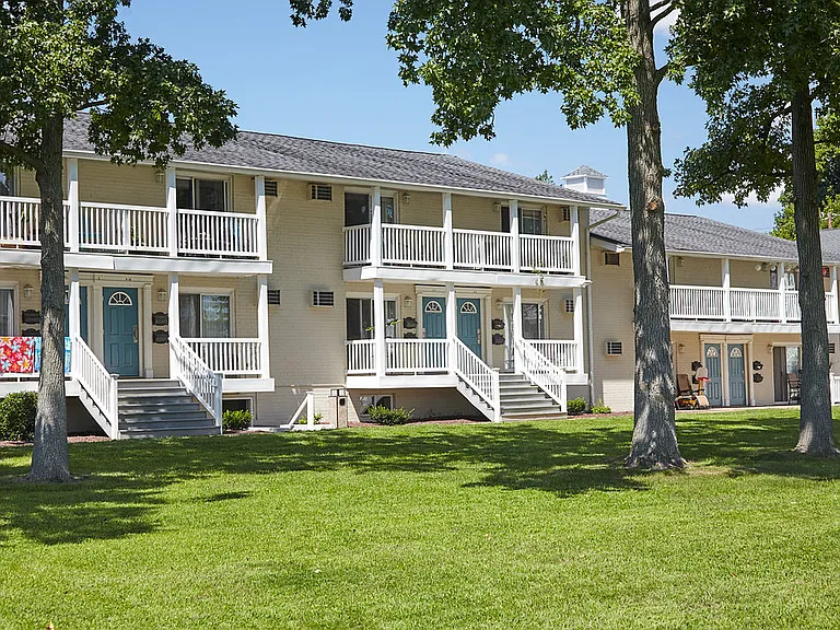 3401 Oxford Valley Rd N #9 — Photo 9