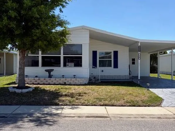 5950 Utopia Dr, Zephyrhills, FL 33540