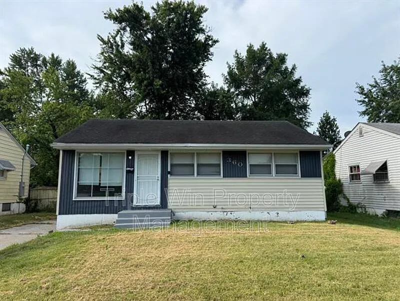 360 Shepley Dr photo 1