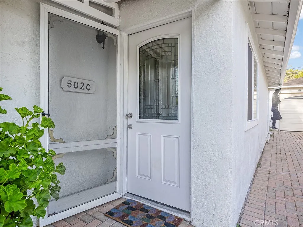 2 bed, 800 sqft, $3,150 — Photo 2