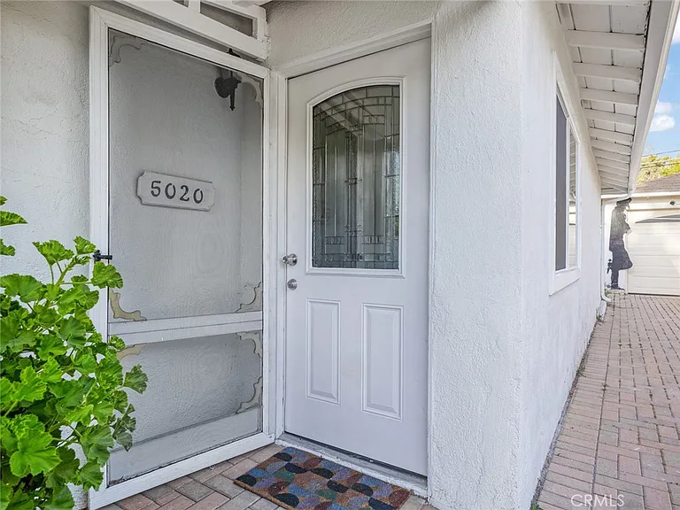 5020 Topanga Canyon Blvd — Photo 2