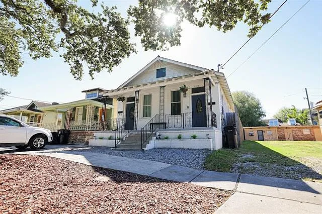 Building Photo - 3230 Toledano St