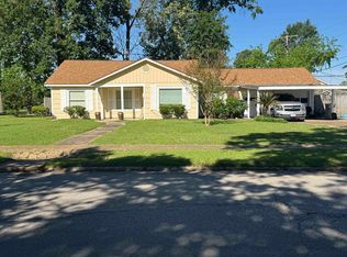 3065 Minglewood Dr, Beaumont, TX 77703