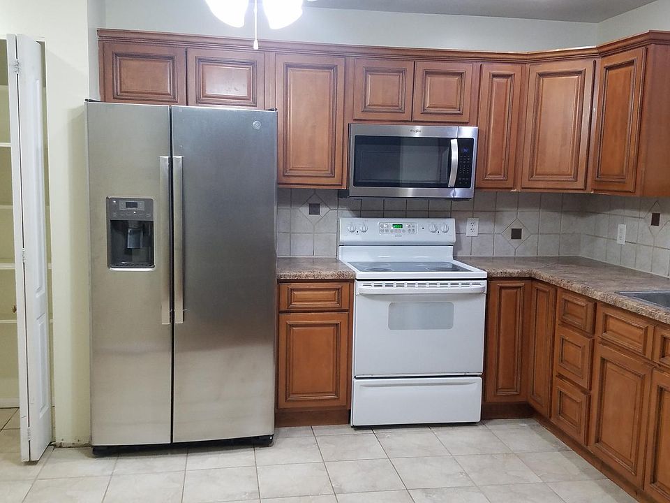 2nd image of 1318 Wissmann Dr