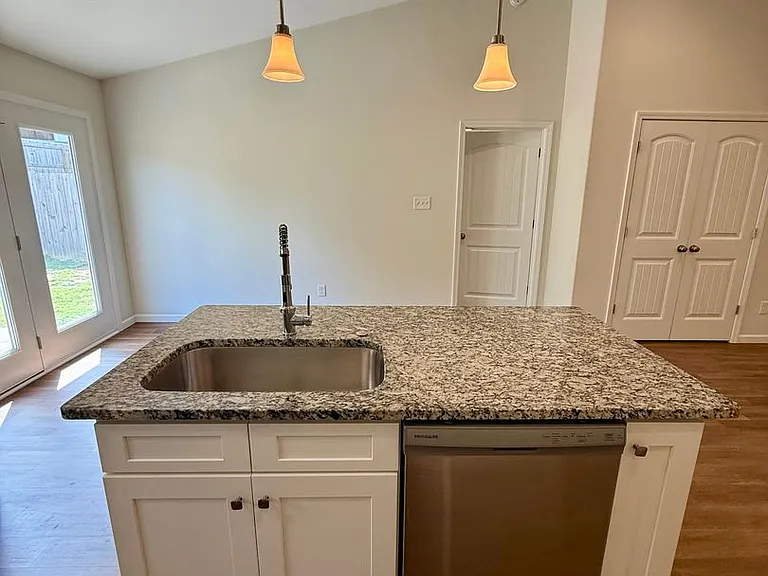 5928 Knox Hill Way — Photo 11