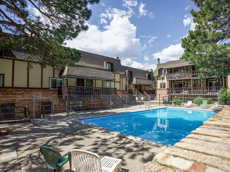 Seasonal pool